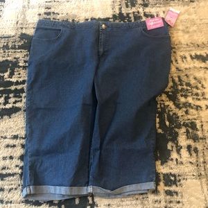 Woman’s plus size capri jeans